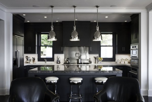 black-kitchen-monochromatic-room-cococozy-ldaarchitects